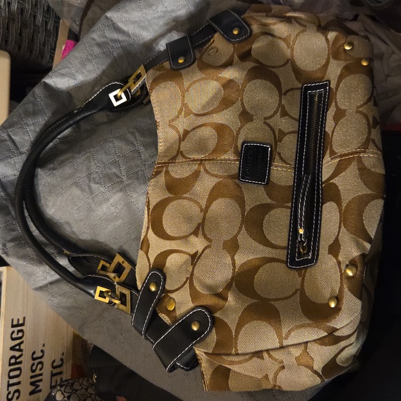 *A Canvas Coach styled bag. - Picture 6 of 11